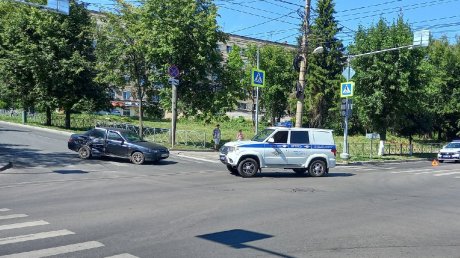 На ул. Куйбышева столкнулись «Лада» и машина полиции