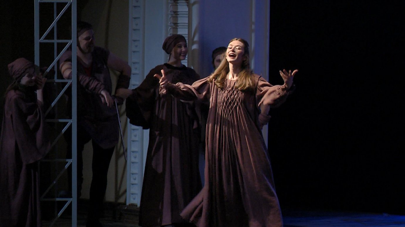 В драмтеатре показали юбилейную постановку «Ромео и Джульетты»