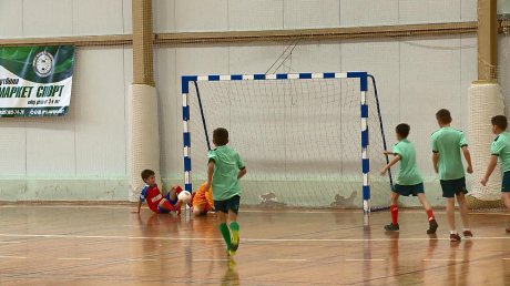 В Пензе сразились любительские команды по мини-футболу