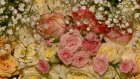 Покровскому собору к Рождеству подарили более 500 роз и лилий