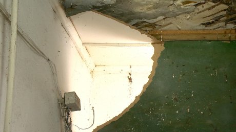 В пензенской старой двухэтажке обвалился потолок
