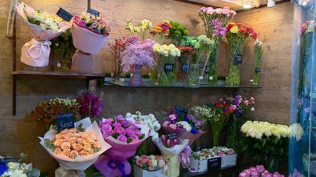 В пензенских магазинах обновляют ассортимент цветов к празднику