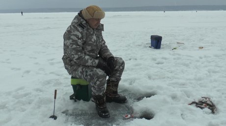 Сотрудники пензенского УФСИН посостязались в зимней рыбалке