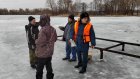 Пензенские рыбаки не внемлют уговорам и рискуют жизнью на льду