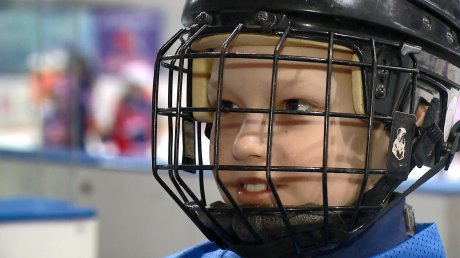 Юные хоккеисты скрестили клюшки на «Кубке Надежды»