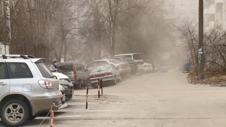 Пензенцам с улицы Пушкина пришлось прятаться от пыли