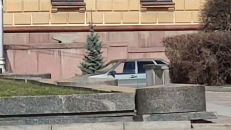 На площади Ленина оцепили здание правительства Пензенской области