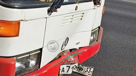 ДТП на проспекте Победы: девушка на Toyota подрезала автобус с детьми