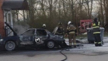 В Пензе на газозаправочной станции сгорел автомобиль