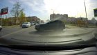 На улице Антонова водитель чудом избежал серьезной аварии