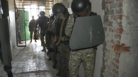 Сотрудники УФСИН отработали план действий при захвате заложников