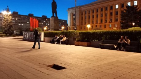 На площади Ленина в Пензе появилась дыра
