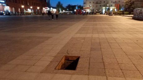 На площади Ленина в Пензе появилась дыра