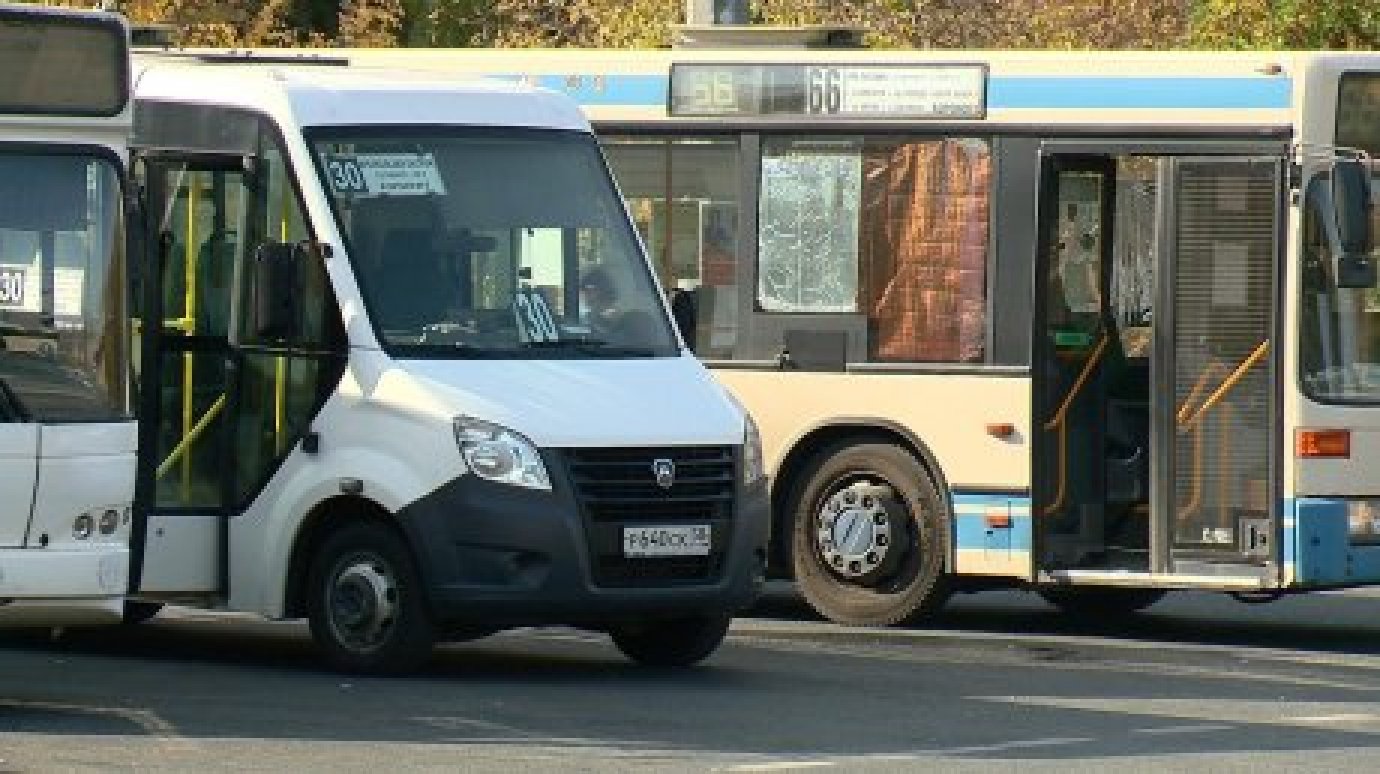 Женщина упала под колесо: пензенцы пожаловались на водителей автобусов