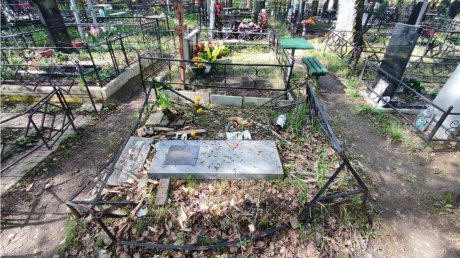 На Ахунском кладбище разворотили могилу ветерана