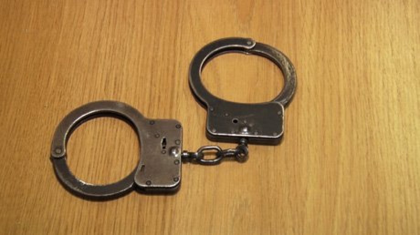 Российского полицейского заподозрили в изнасиловании 14-летней девочки в ЦВС