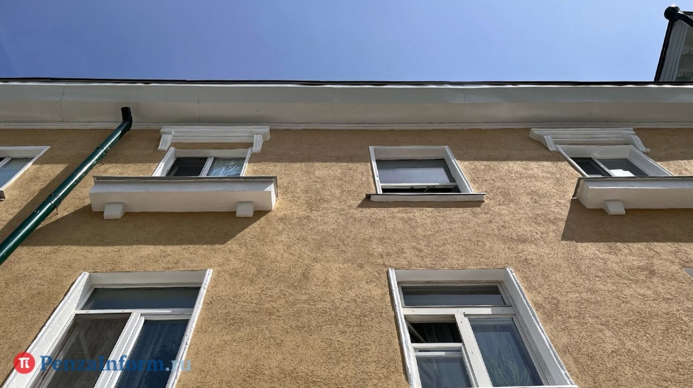 Россиян предупредили об опасности оставлять квартиры с открытыми окнами