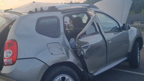 Момент смертельного ДТП с Renault и грузовиком попал на видео