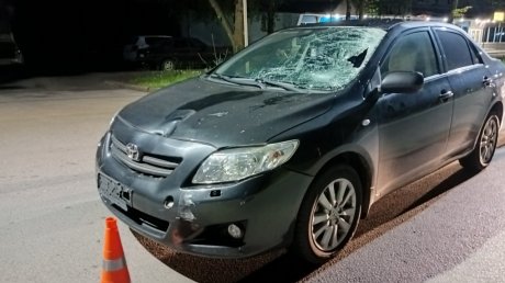 Ночью в Заречном водитель Toyota Corolla сбил велосипедиста