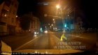 В Пензе ночью девушка кинулась наперерез мчащемуся автомобилю