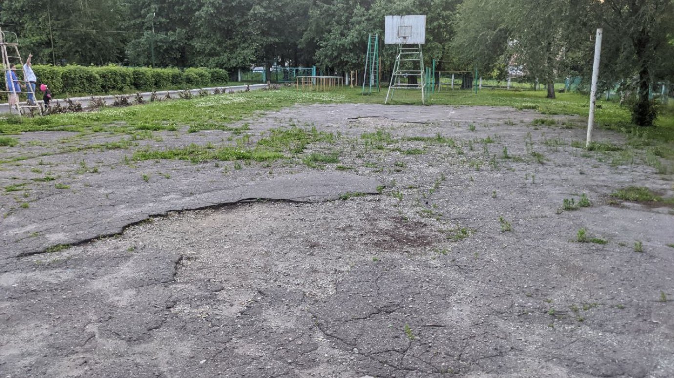 В Пензе ученики школы № 37 не могут играть в баскетбол