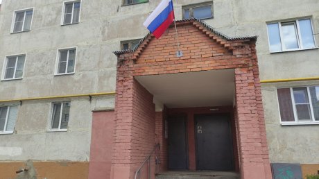 В округе Николая Кузякова в День флага появилось 80 триколоров