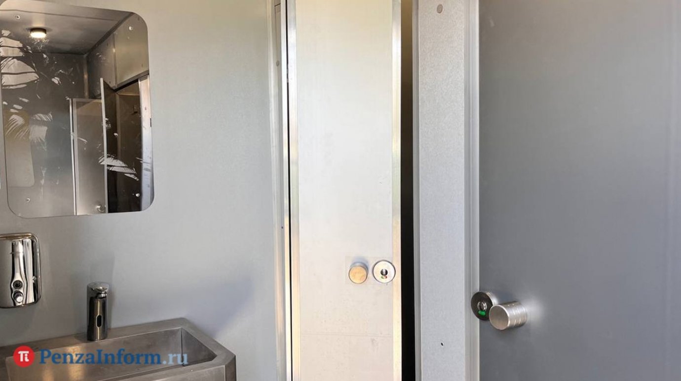 Туалеты на набережной Суры в Пензе закрыты почти месяц