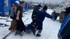 В России разъяренный медведь набросился на нефтяников и попал на видео