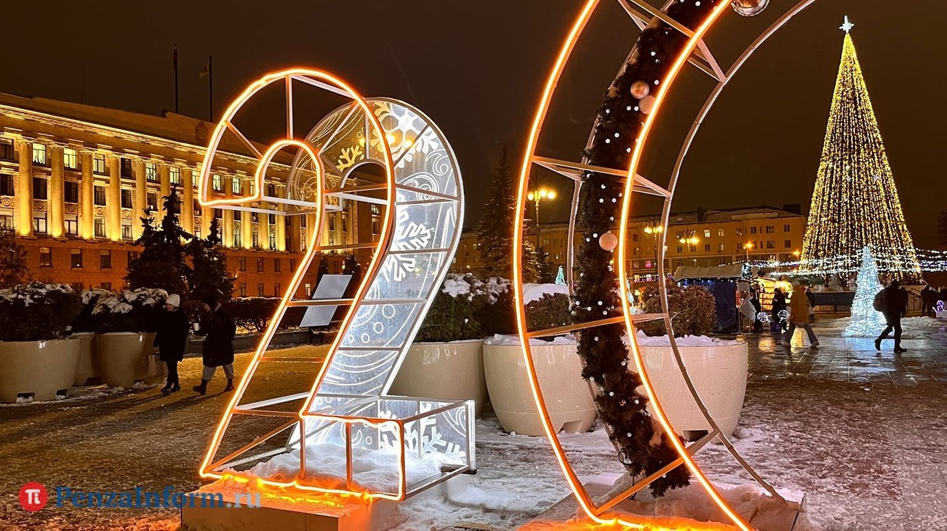 К Новому году на площади Ленина установят 2 числовые инсталляции