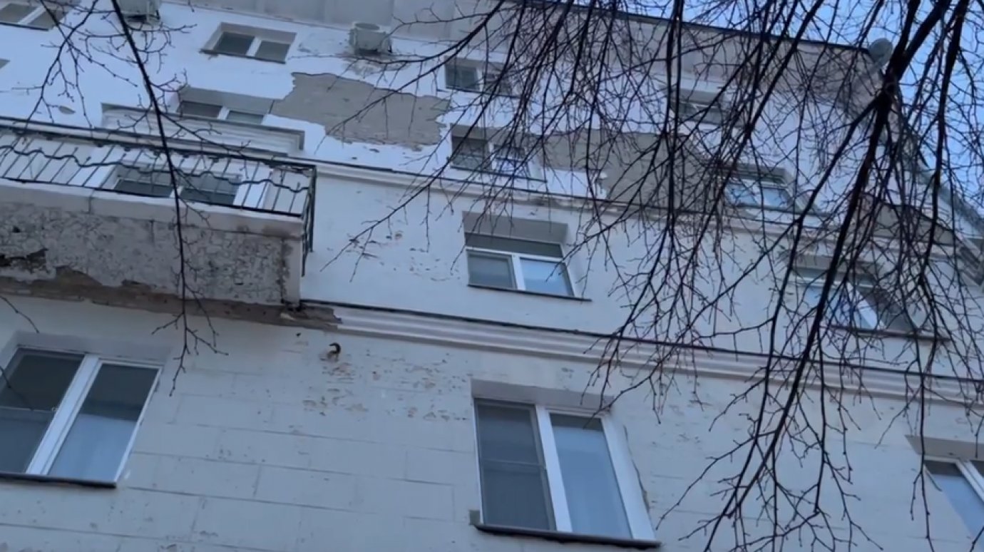 Пензячка предупредила об опасности здания кафе на Московской