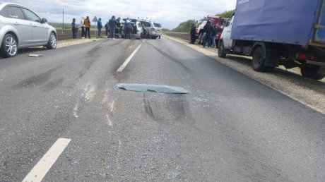 Водитель присмотрел камни у дороги и погубил четырех человек