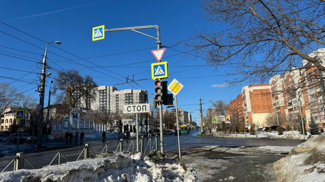 Светофор на перекрестке Калинина и Свердлова будет работать и ночью