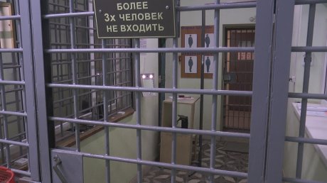 В подъезде дома на Зеленодольской задержали мужчину с героином