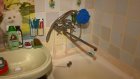 Реабилитолог: Мыть голову, склонившись над ванной, опасно