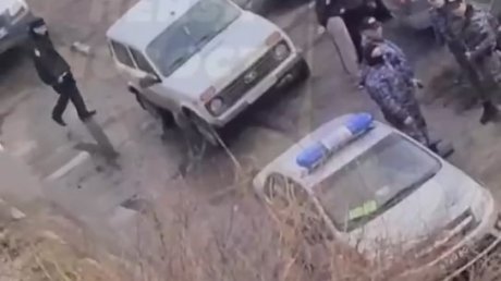Задержание двух мужчин на Одесской попало на видео