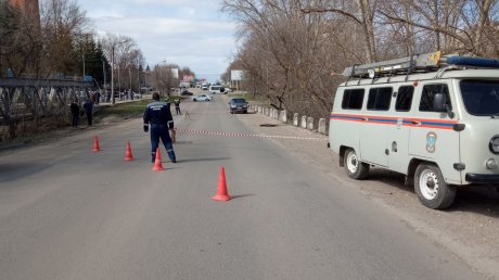 В Кузнецке из-за обрушения асфальта дорогу закрыли для проезда