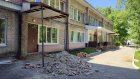 В Кузнецке начали ремонт входной группы детской поликлиники