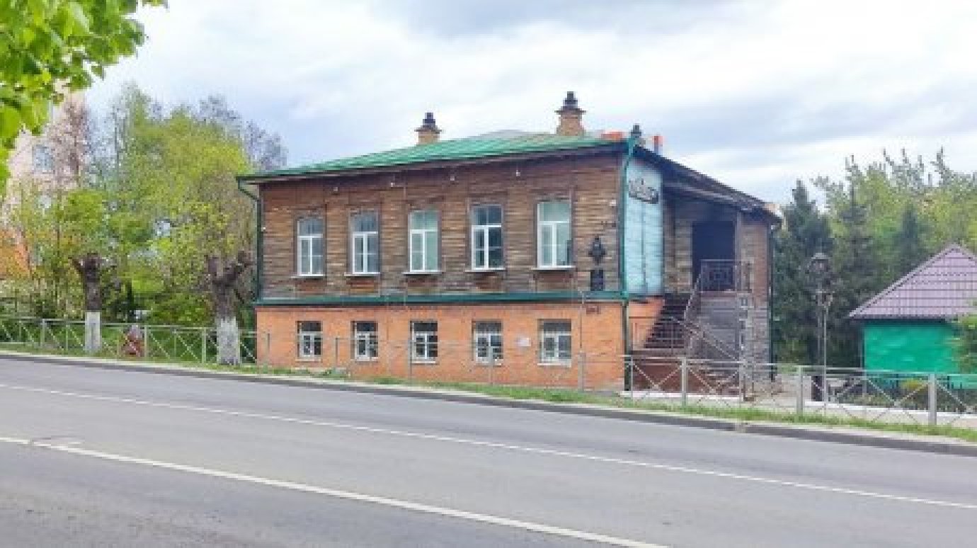 В Пензе началась реставрация старинного дома на ул. Куйбышева В Пензе началась реставрация старинного дома на ул. Куйбышева