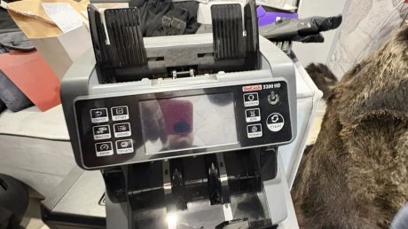 Банда дропперов тратила доход на машины и заграничный отдых