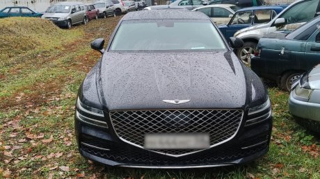 Банда дропперов тратила доход на машины и заграничный отдых