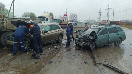 На улице Строителей в Пензе 2 водителя пострадали в ДТП