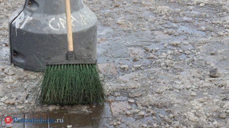 В Пензе заготовили 25 тыс. тонн песко-соляной смеси для обработки дорог В Пензе заготовили 25 тыс. тонн песко-соляной смеси для обработки дорог