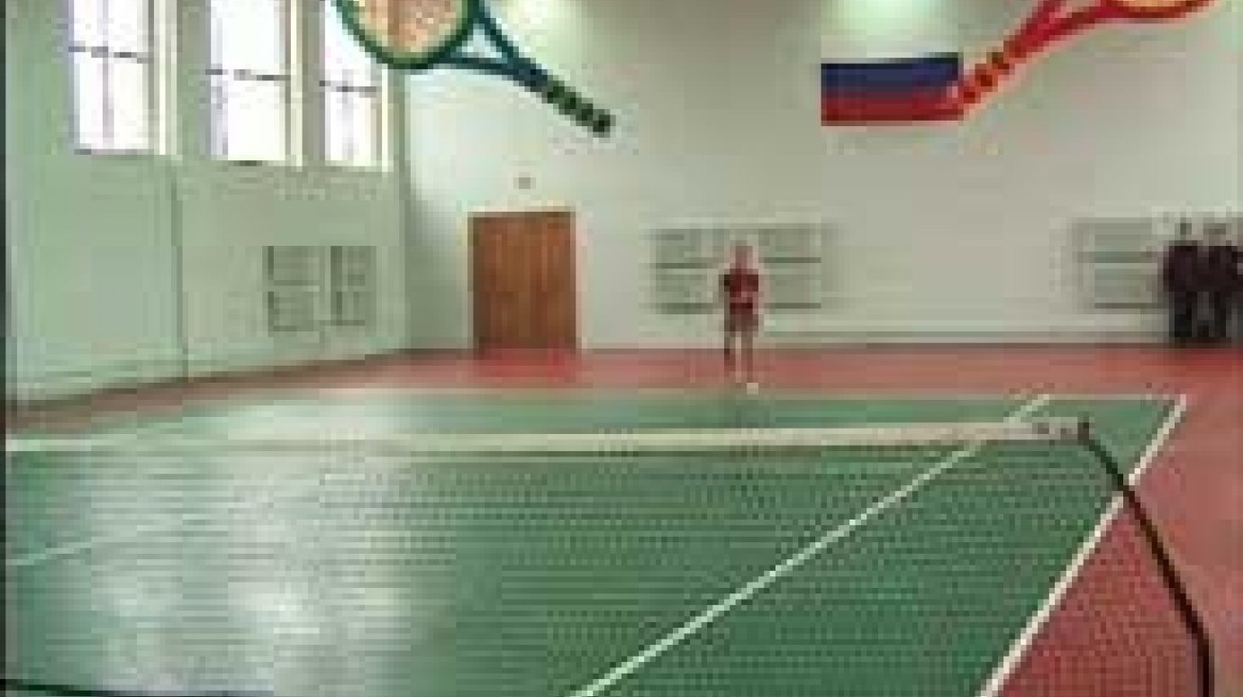 В области открылся профессиональный теннисный корт