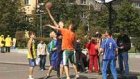 Площадь Ленина забросали мячами