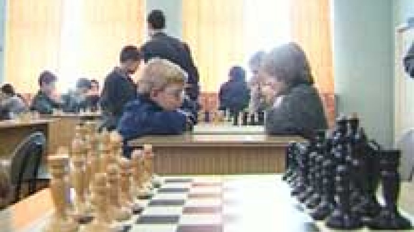 Юные спортсмены бьются за шахматную корону
