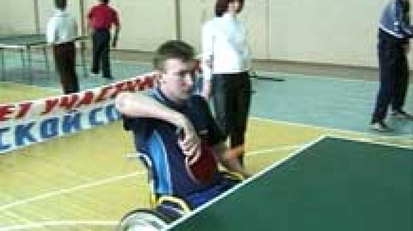 Инвалиды взялись за теннисные ракетки