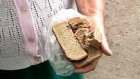 В Нижнем Ломове торгуют хлебом со страшной начинкой
