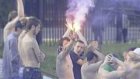 Футбольные фанаты закидали поле дымовыми шашками