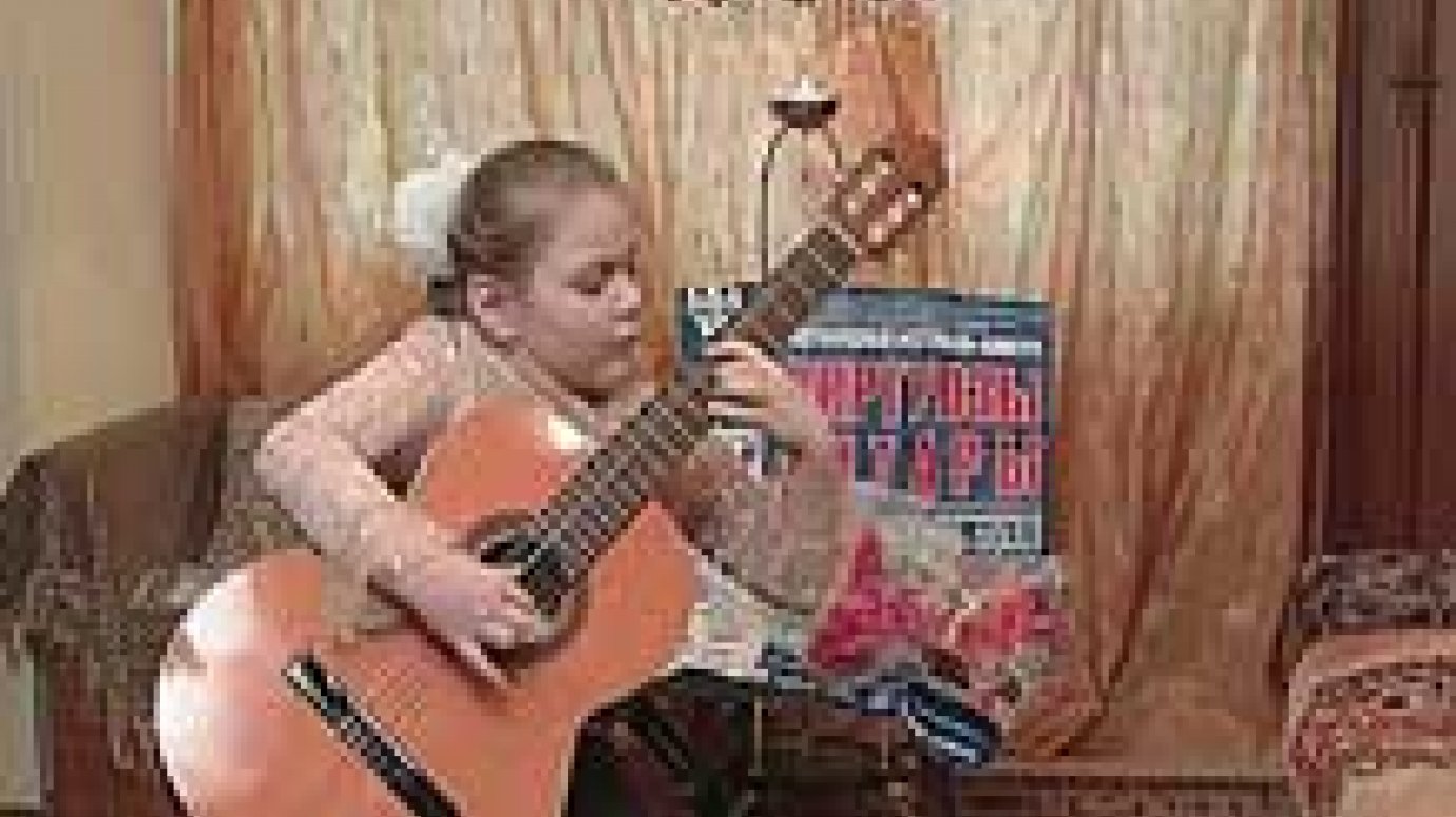 Семилетняя девочка переиграла всех гитаристов