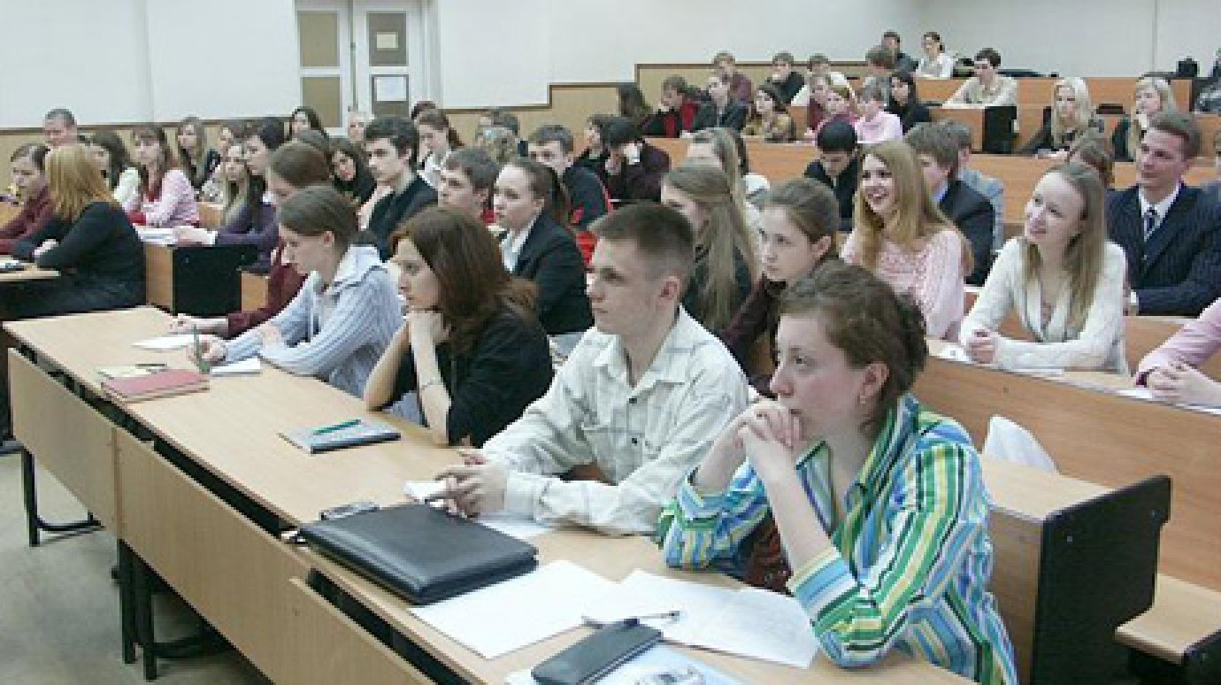 Губернатор ответил на вопросы студентов экономфака ПГПУ